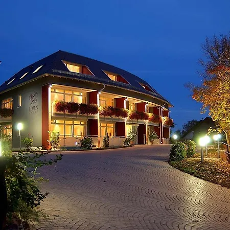 Landgasthof Lowen Hotel